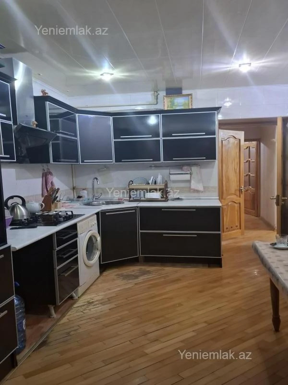 Satılır 5 otaqlı köhnə tikili 130 m²