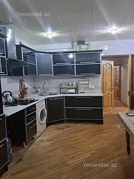 Satılır 5 otaqlı köhnə tikili 130 m²