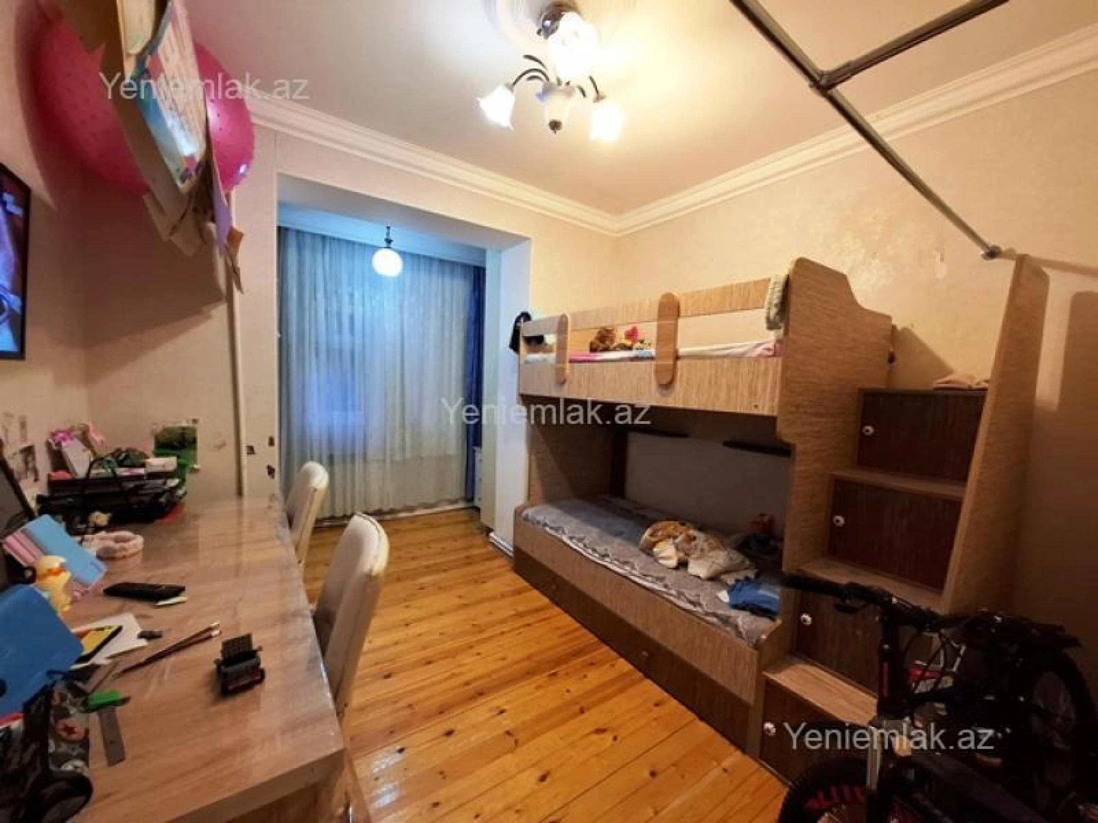 Satılır 3 otaqlı köhnə tikili 80 m²