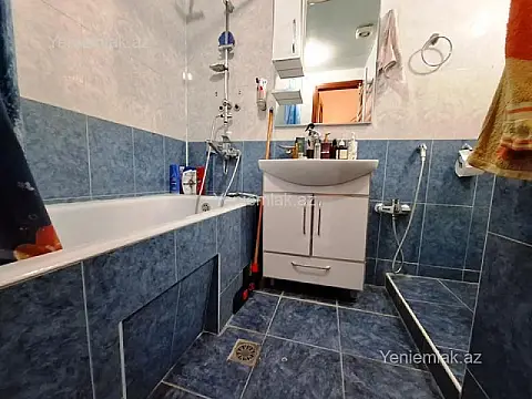 Satılır 3 otaqlı köhnə tikili 80 m²