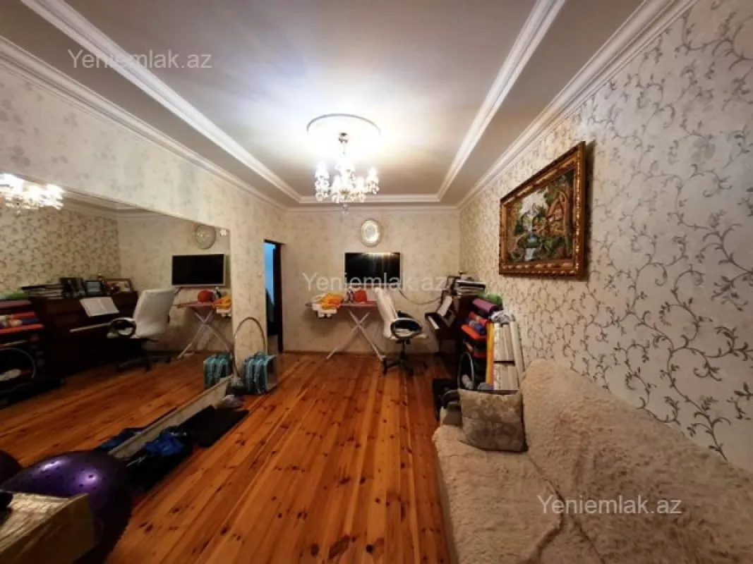 Satılır 3 otaqlı köhnə tikili 80 m²