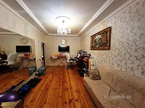 Satılır 3 otaqlı köhnə tikili 80 m²