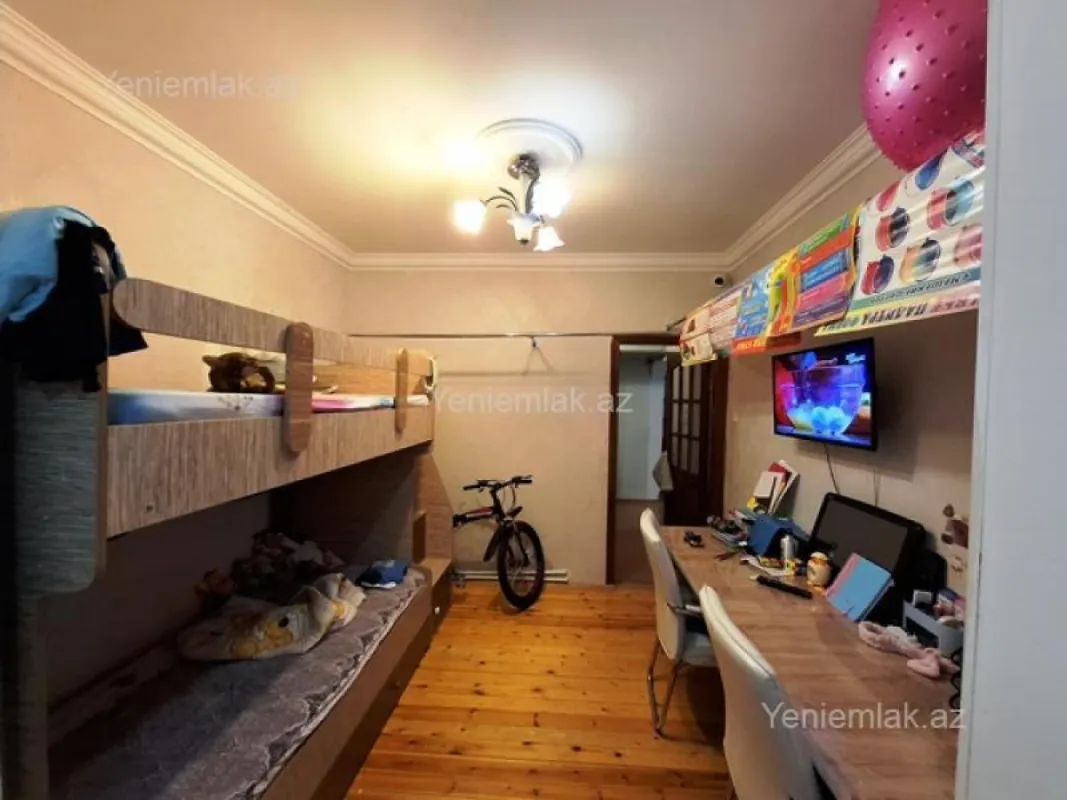 Satılır 3 otaqlı köhnə tikili 80 m²