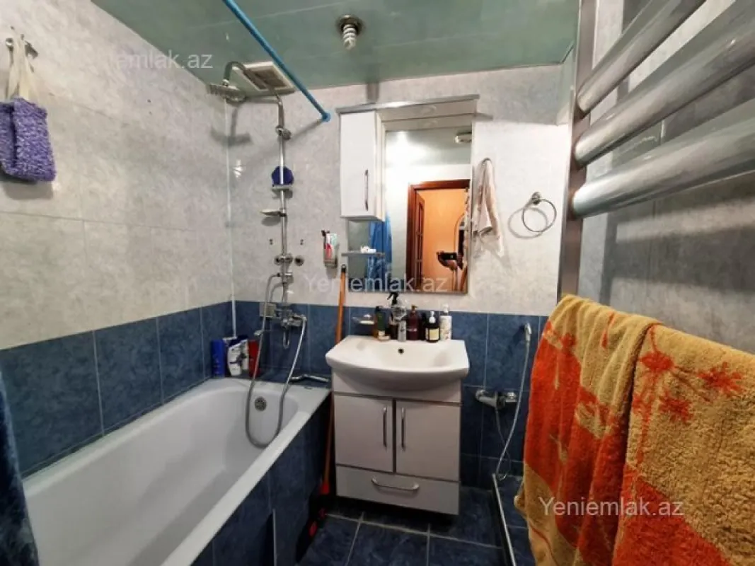 Satılır 3 otaqlı köhnə tikili 80 m²