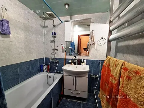Satılır 3 otaqlı köhnə tikili 80 m²
