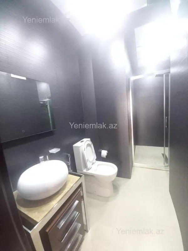 Satılır 4 otaqlı yeni tikili 172 m²