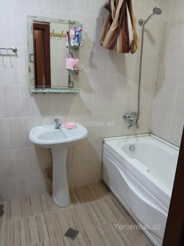 Satılır 3 otaqlı yeni tikili 82 m²