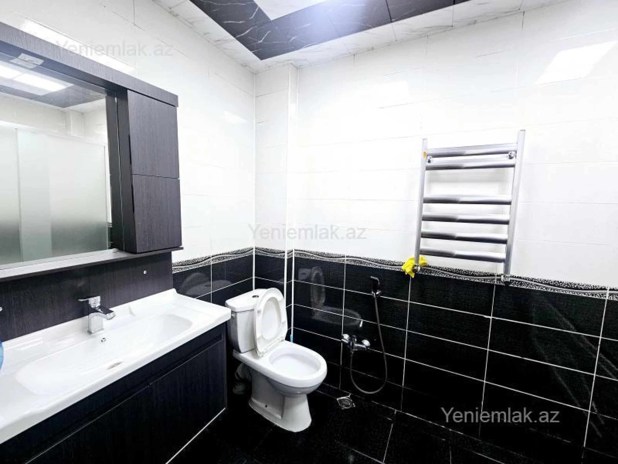 Satılır 2 otaqlı yeni tikili 70 m²