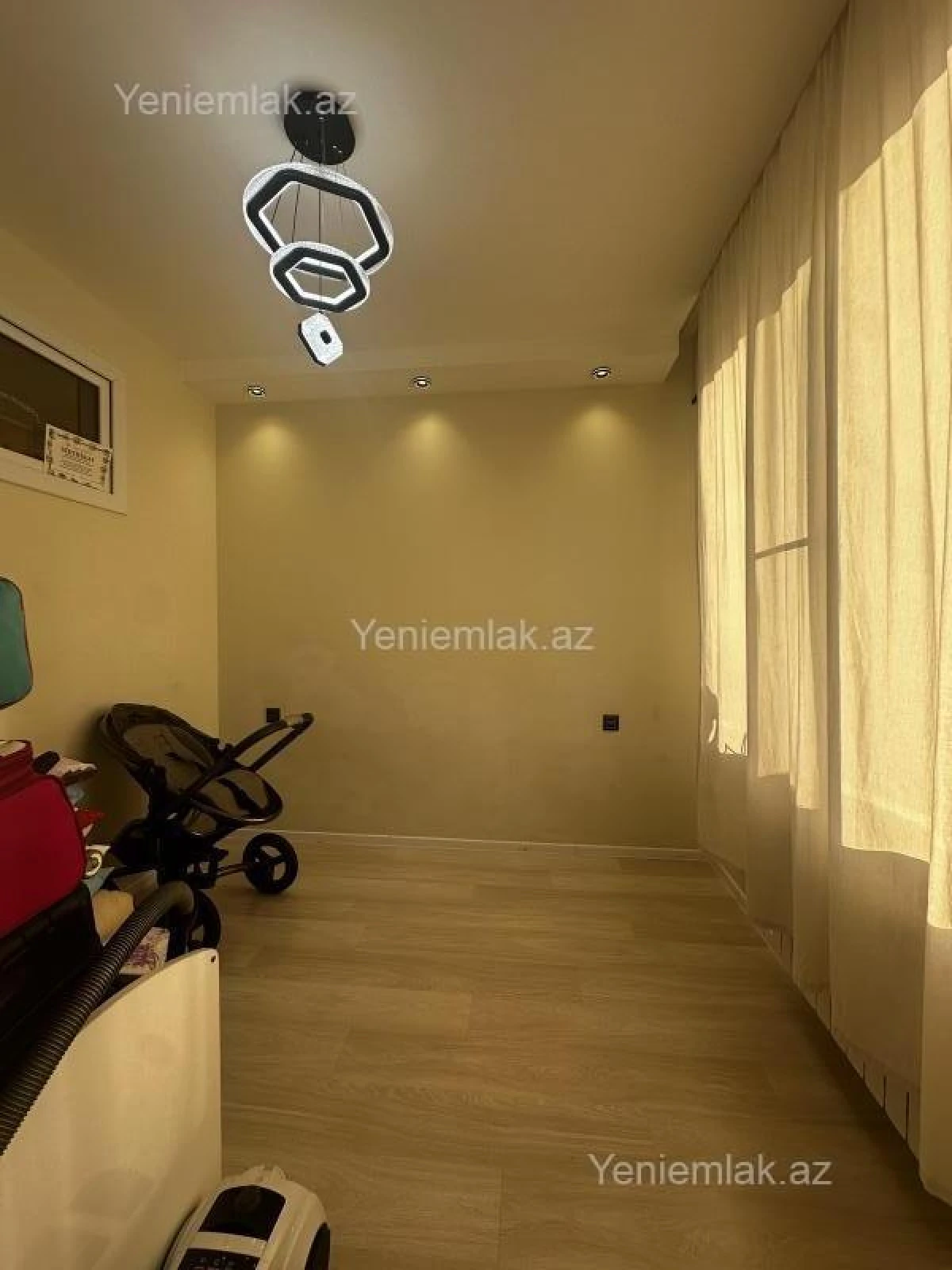 Satılır 3 otaqlı yeni tikili 60 m²