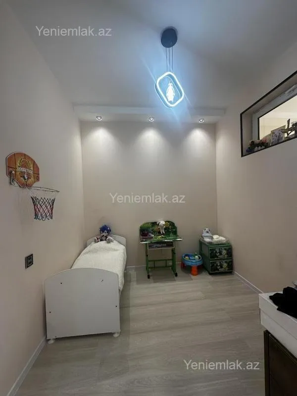 Satılır 3 otaqlı yeni tikili 60 m²