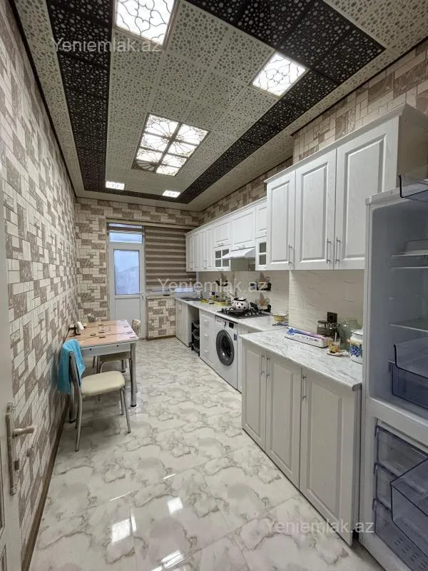 Satılır 2 otaqlı yeni tikili 76 m²