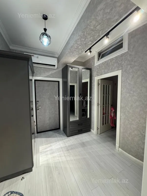 Satılır 2 otaqlı yeni tikili 80 m²