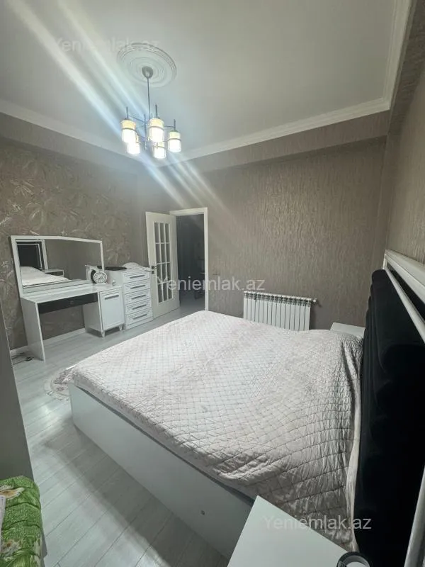Satılır 2 otaqlı yeni tikili 80 m²