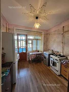 Satılır 3 otaqlı köhnə tikili 74 m²