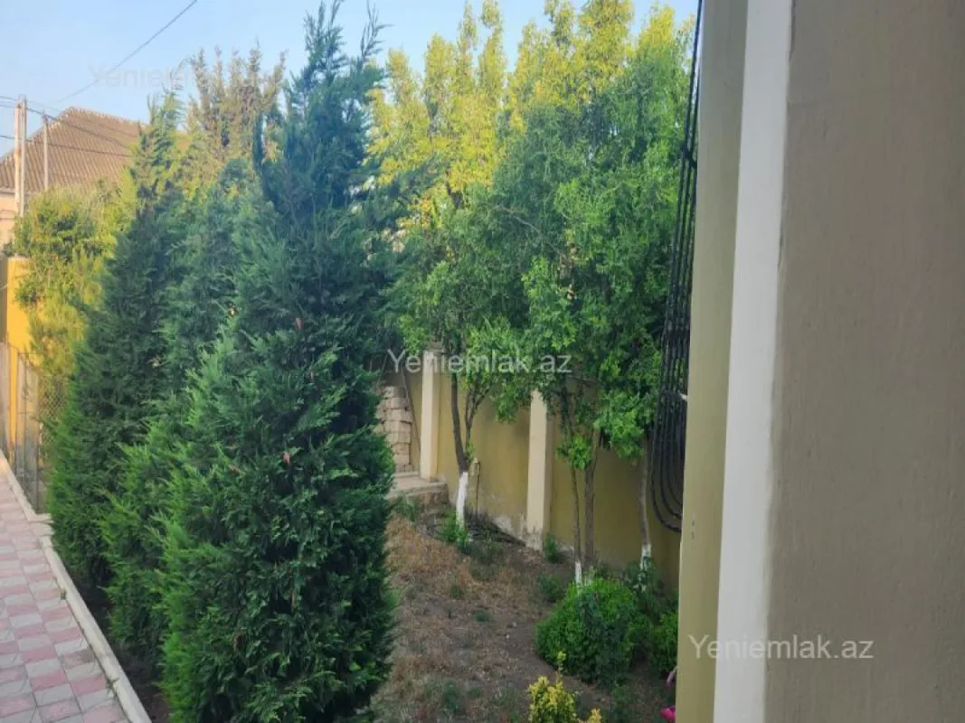 Satılır 4 otaqlı həyət evi 140 m²
