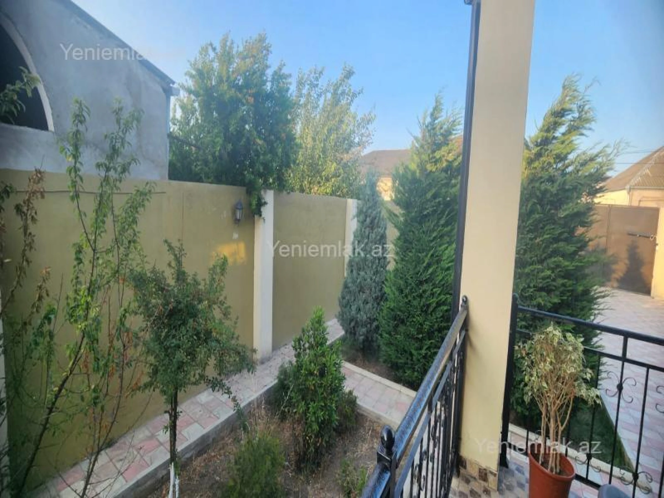 Satılır 4 otaqlı həyət evi 140 m²