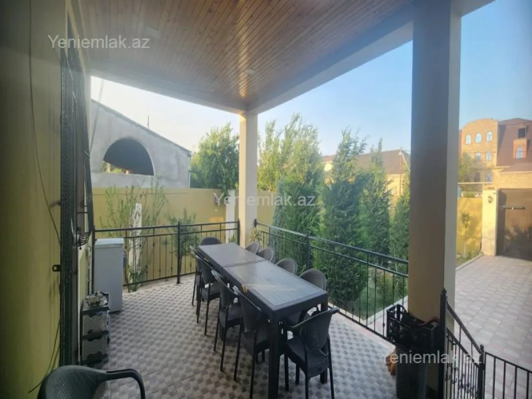 Satılır 4 otaqlı həyət evi 140 m²