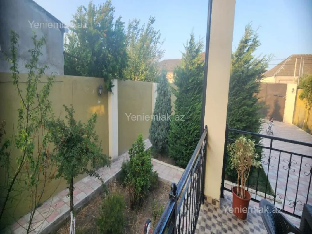 Satılır 4 otaqlı həyət evi 140 m²