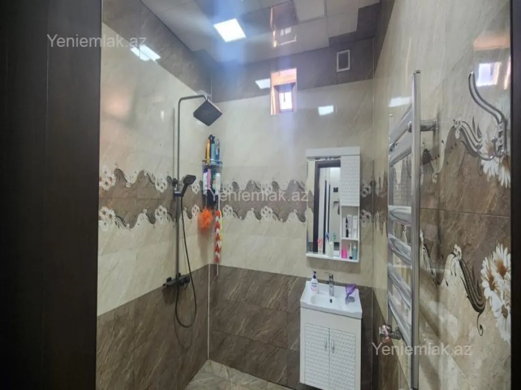 Satılır 4 otaqlı həyət evi 140 m²