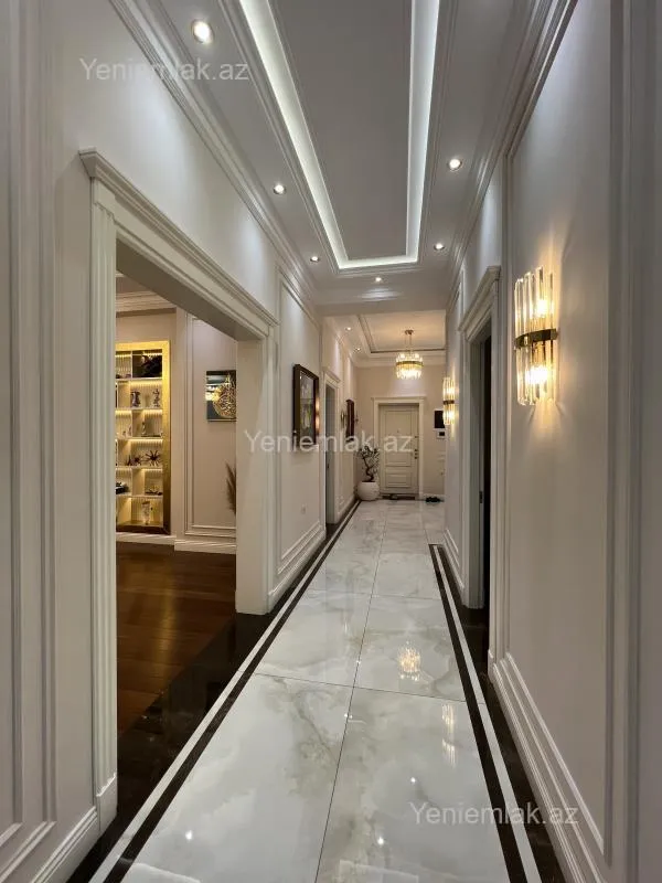 Satılır 4 otaqlı yeni tikili 200 m²