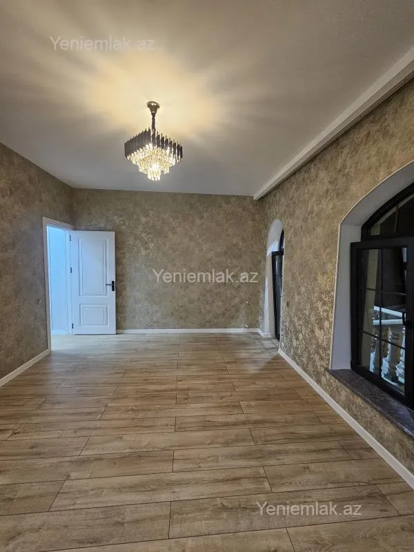 Satılır 5 otaqlı həyət evi 190 m²