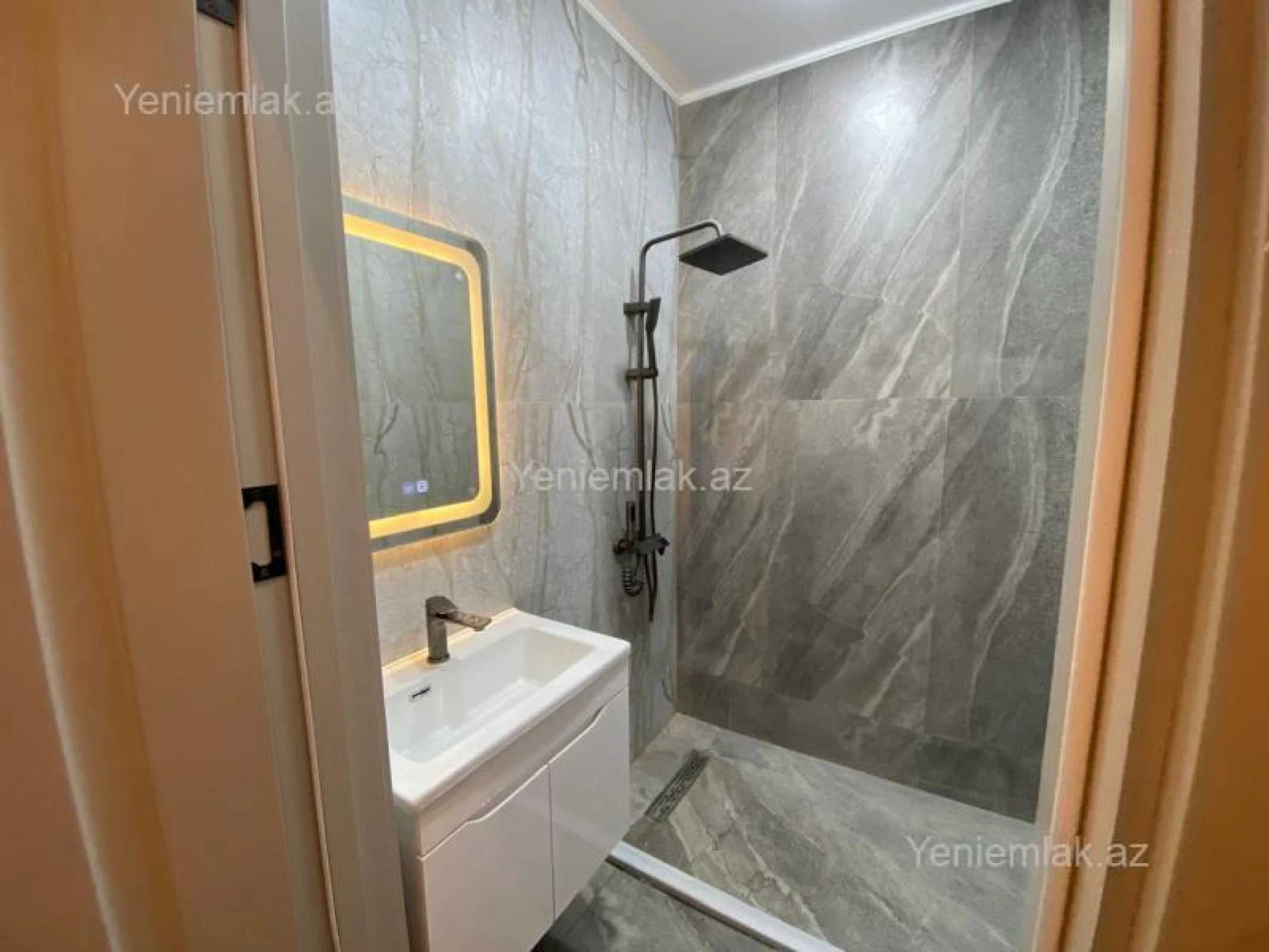 Satılır 2 otaqlı yeni tikili 80.3 m²