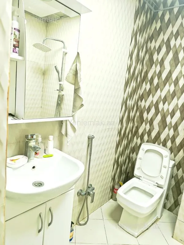 Satılır 2 otaqlı yeni tikili 72 m²