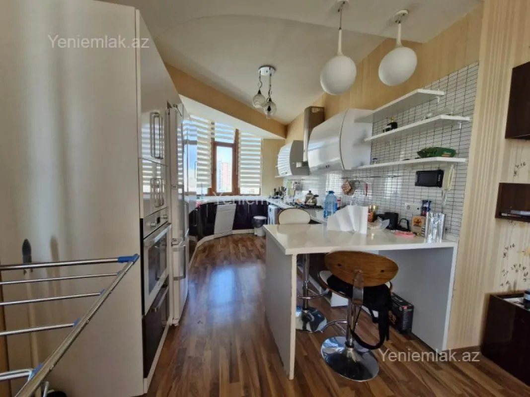 Satılır 3 otaqlı yeni tikili 110 m²