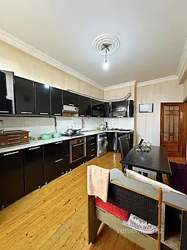 Satılır 3 otaqlı yeni tikili 120 m²