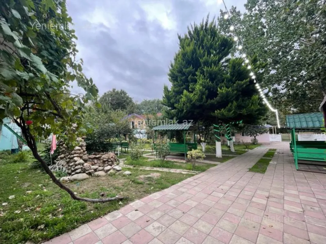 Satılır 16 otaqlı obyekt 600 m²