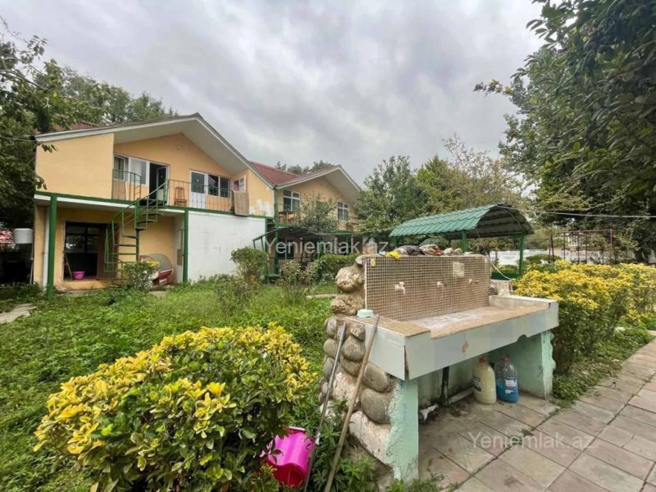 Satılır 16 otaqlı obyekt 600 m²