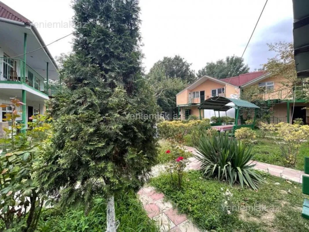 Satılır 16 otaqlı obyekt 600 m²