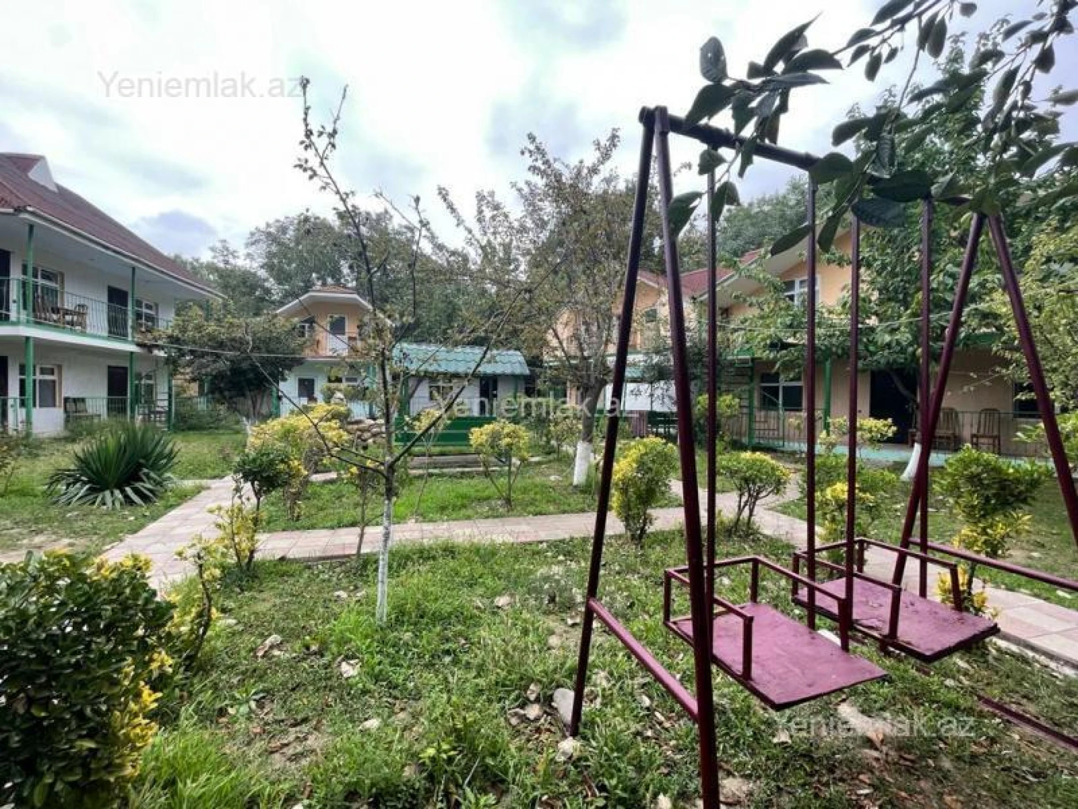 Satılır 16 otaqlı obyekt 600 m²