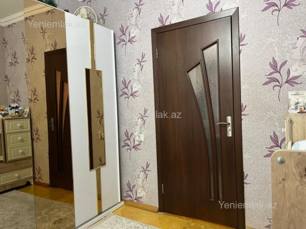 Satılır 2 otaqlı köhnə tikili 63 m²