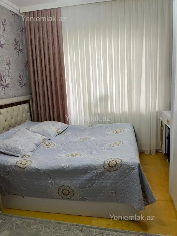 Satılır 2 otaqlı köhnə tikili 63 m²