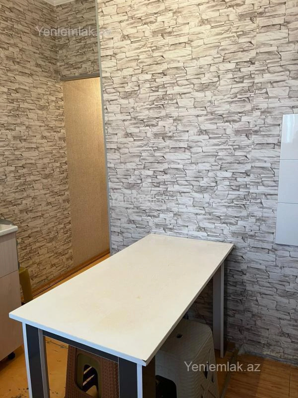 Satılır 2 otaqlı köhnə tikili 63 m²