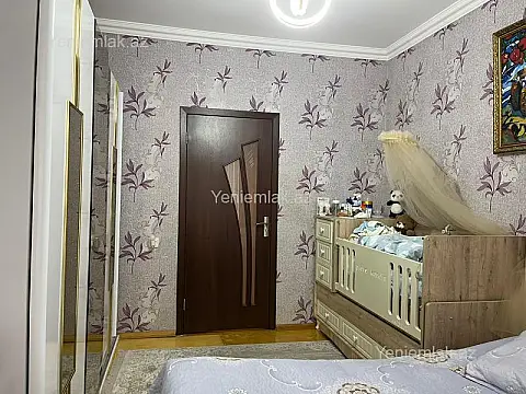 Satılır 2 otaqlı köhnə tikili 63 m²