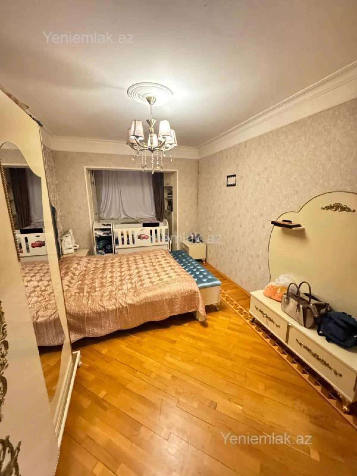 Satılır 3 otaqlı köhnə tikili 85 m²