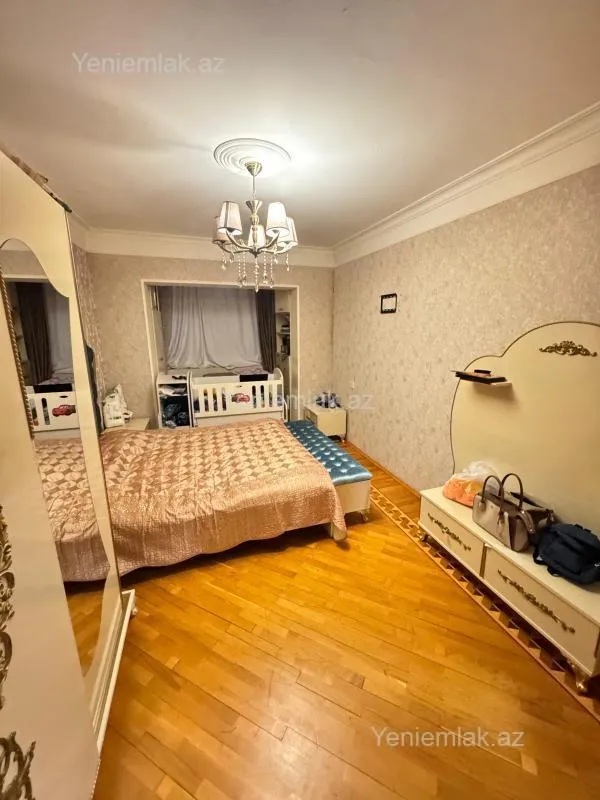 Satılır 3 otaqlı köhnə tikili 85 m²