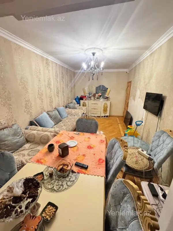 Satılır 3 otaqlı köhnə tikili 85 m²
