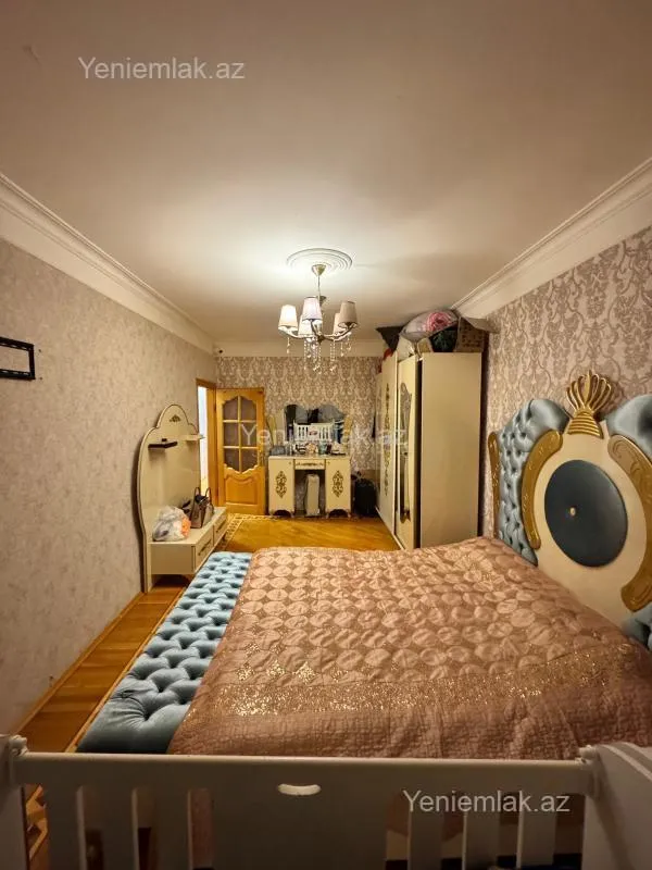 Satılır 3 otaqlı köhnə tikili 85 m²