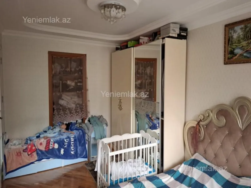 Satılır 3 otaqlı köhnə tikili 100 m²