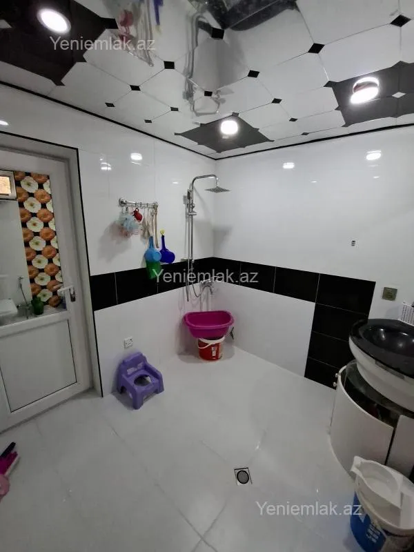 Satılır 3 otaqlı köhnə tikili 100 m²