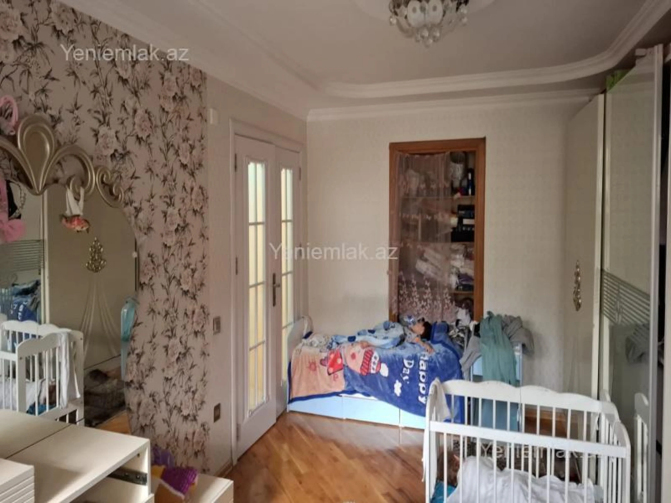 Satılır 3 otaqlı köhnə tikili 100 m²