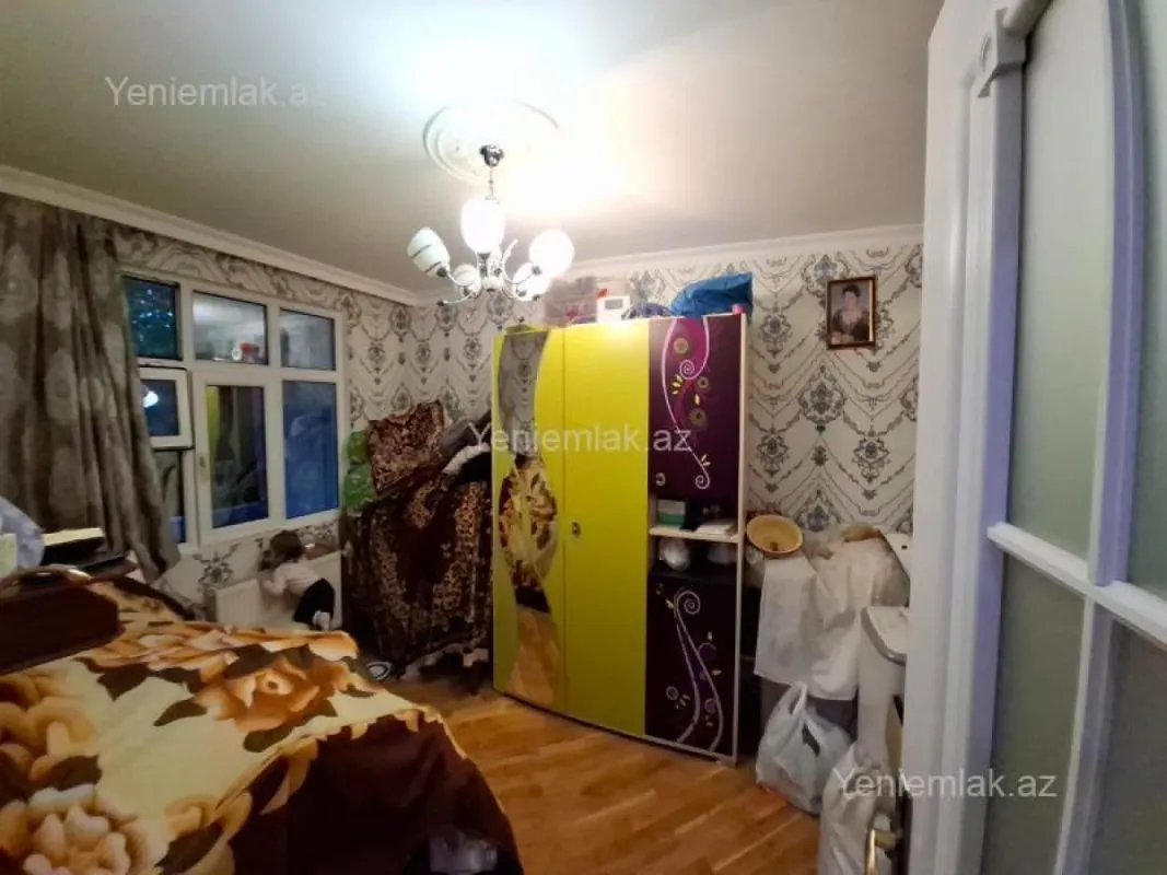 Satılır 3 otaqlı köhnə tikili 100 m²