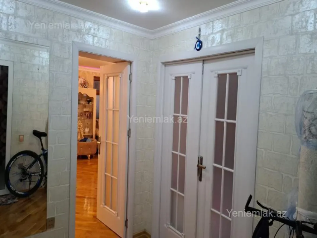 Satılır 3 otaqlı köhnə tikili 100 m²