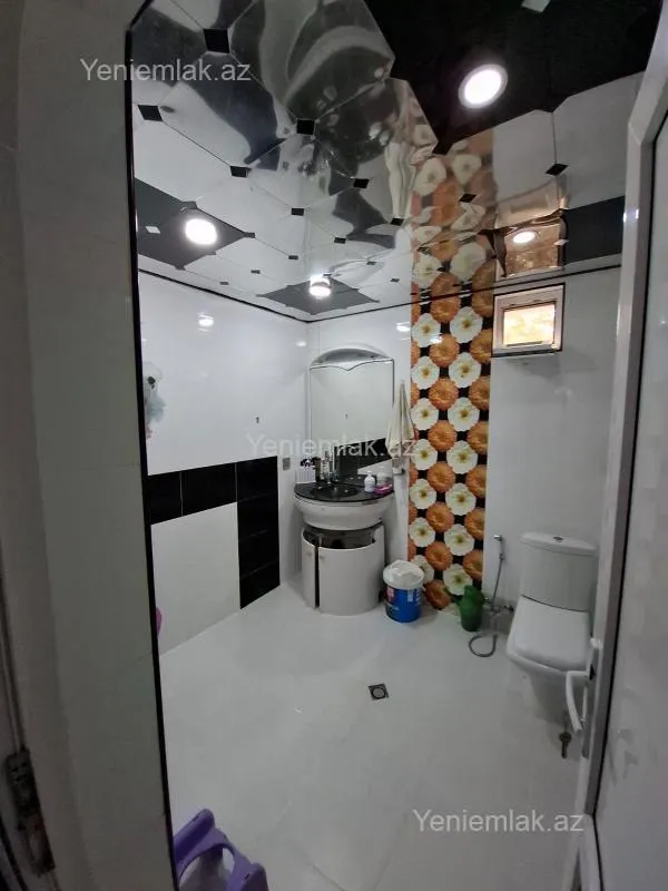 Satılır 3 otaqlı köhnə tikili 100 m²