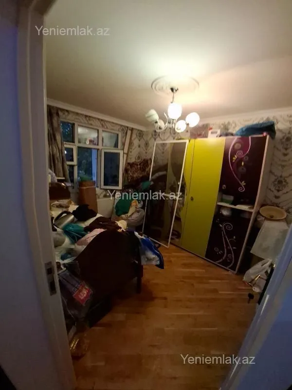 Satılır 3 otaqlı köhnə tikili 100 m²