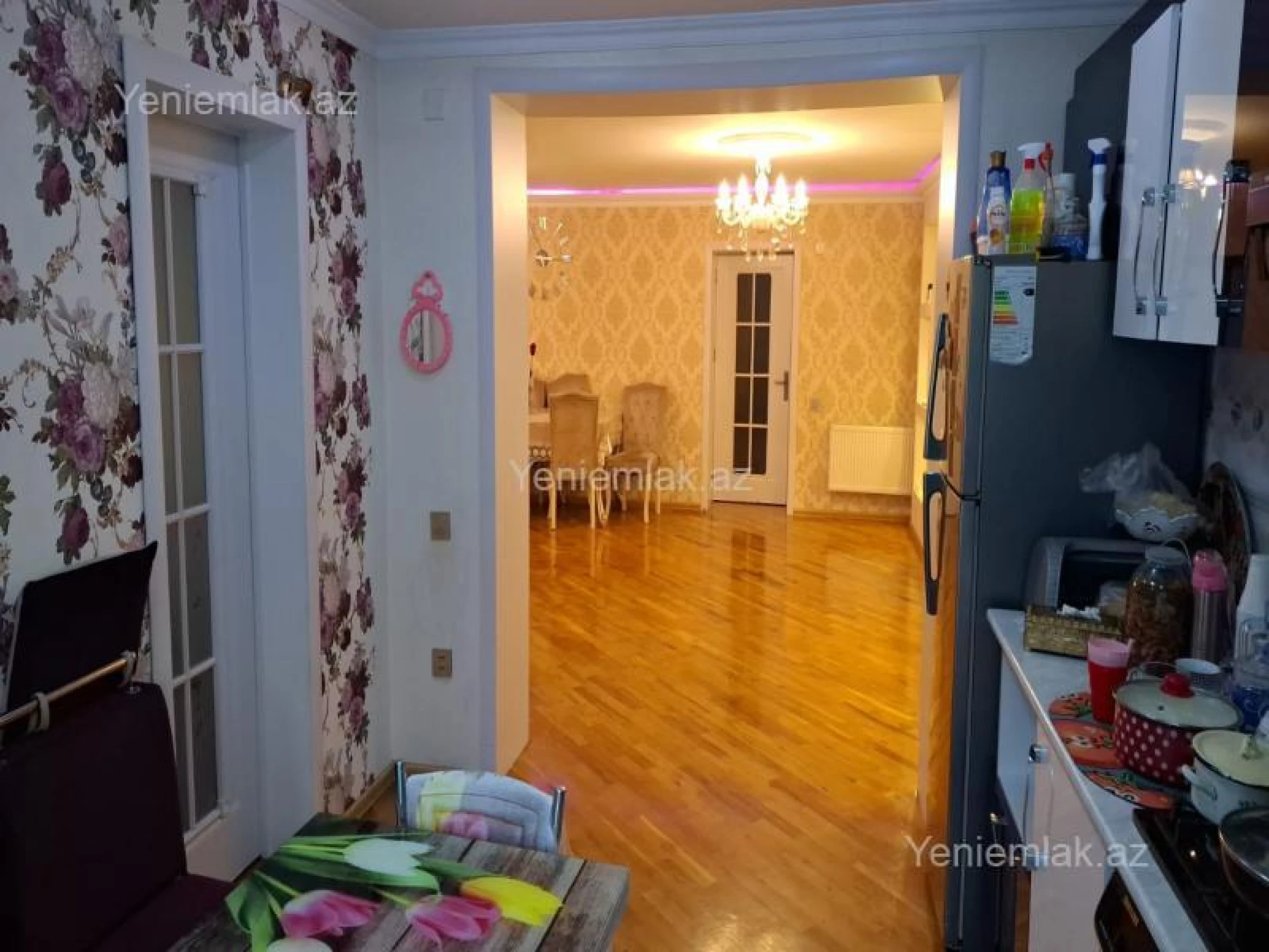 Satılır 3 otaqlı köhnə tikili 100 m²