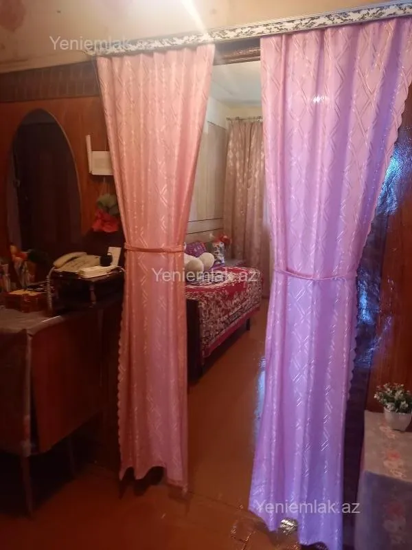 Satılır 4 otaqlı köhnə tikili 98 m²